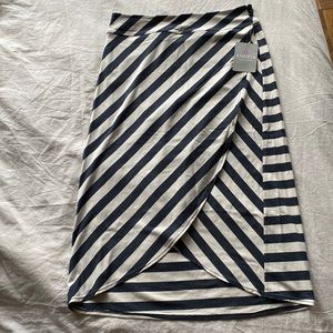 Athletes striped maxi skirt